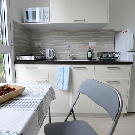 Olga Beach Apartment 28 Хайфа Экстерьер фото