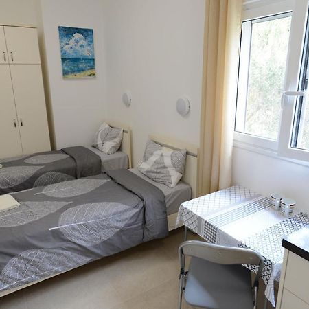 Olga Beach Apartment 28 Хайфа Экстерьер фото