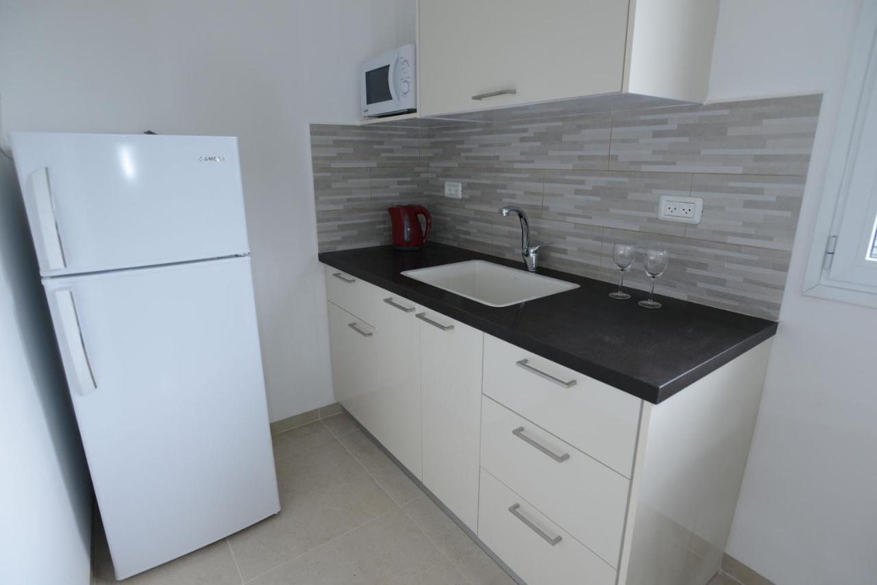 Olga Beach Apartment 28 Хайфа Экстерьер фото