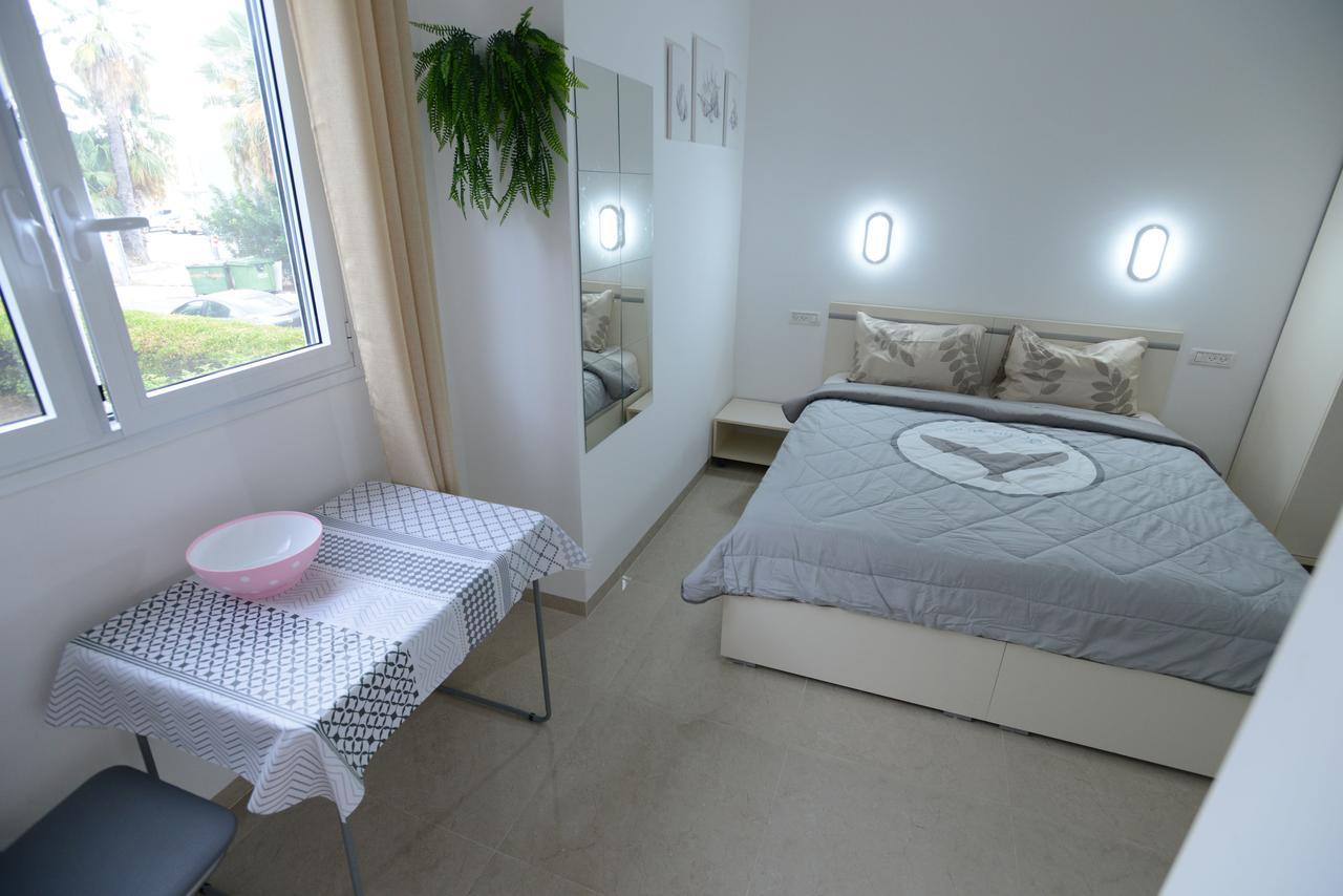 Olga Beach Apartment 28 Хайфа Экстерьер фото