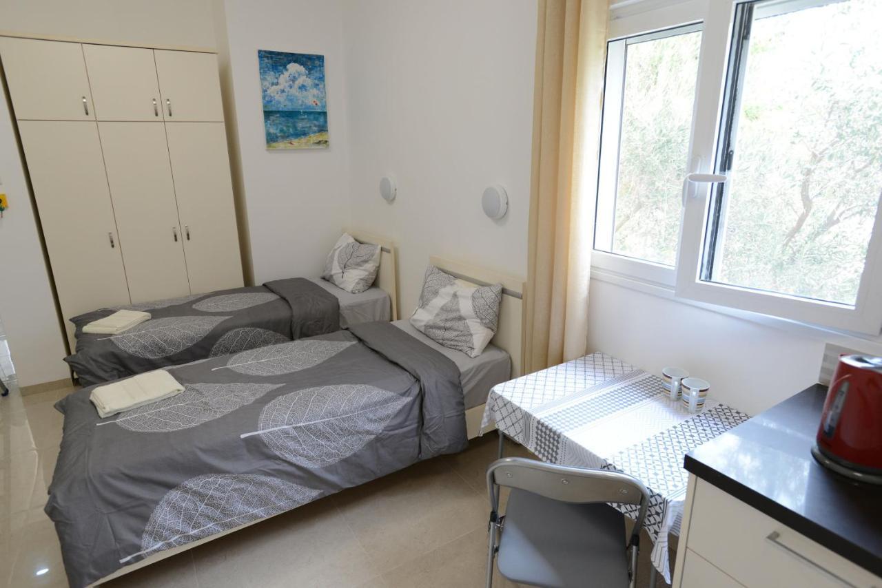 Olga Beach Apartment 28 Хайфа Экстерьер фото