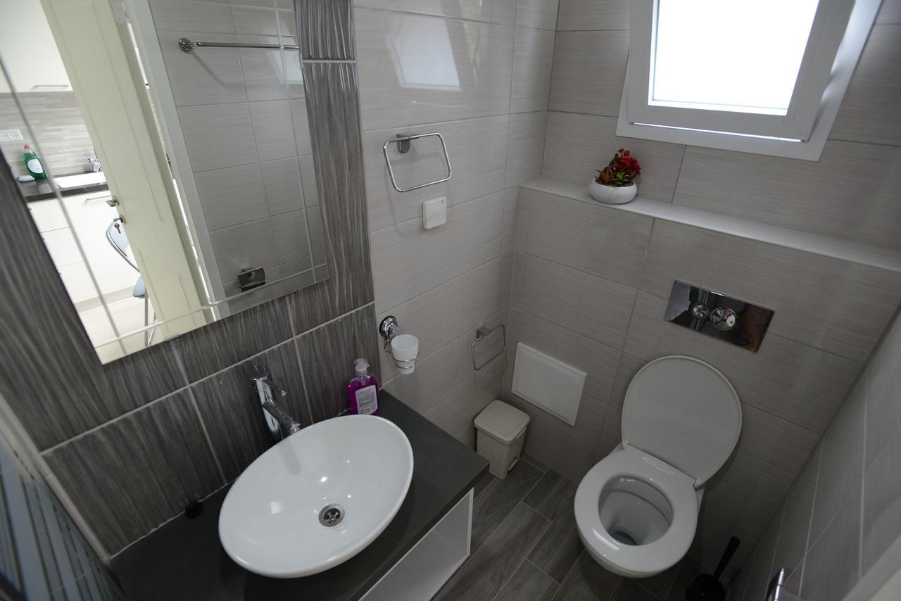 Olga Beach Apartment 28 Хайфа Экстерьер фото
